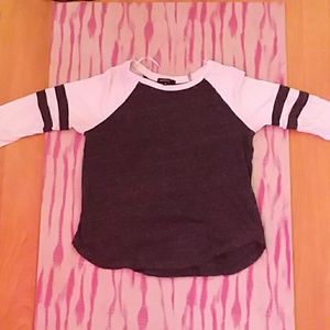 White and grey striped  cropped tee (juniors)